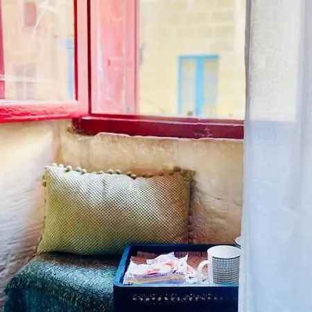 Nyaraló 300yr Old, Self Catering, Tiny House In Centre, Gozo *