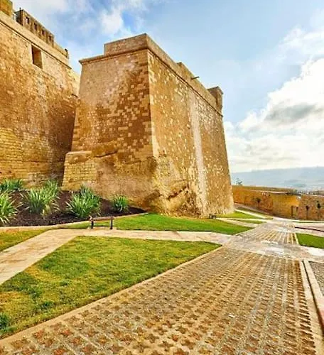 300yr Old, Self Catering, Tiny House In Centre, Gozo