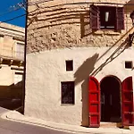 Holiday home 300yr Old, Self Catering, Tiny House In Centre, Gozo
