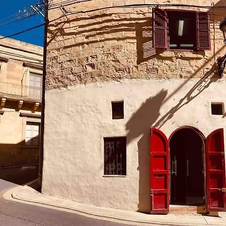 Holiday home 300yr Old, Self Catering, Tiny House In Centre, Gozo