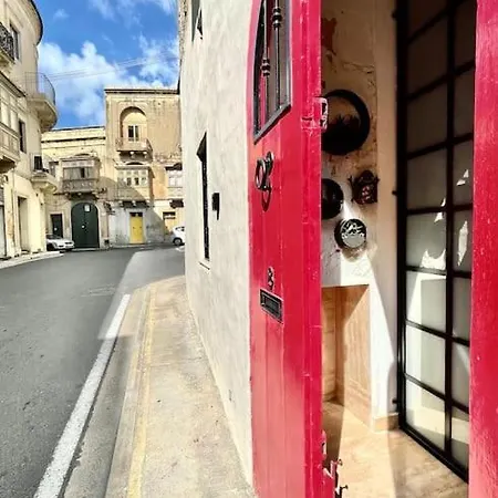 300yr Old, Self Catering, Tiny House In Centre, Gozo