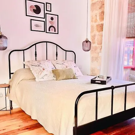 300yr Old, Self Catering, Tiny House In Centre, Gozo Holiday home *